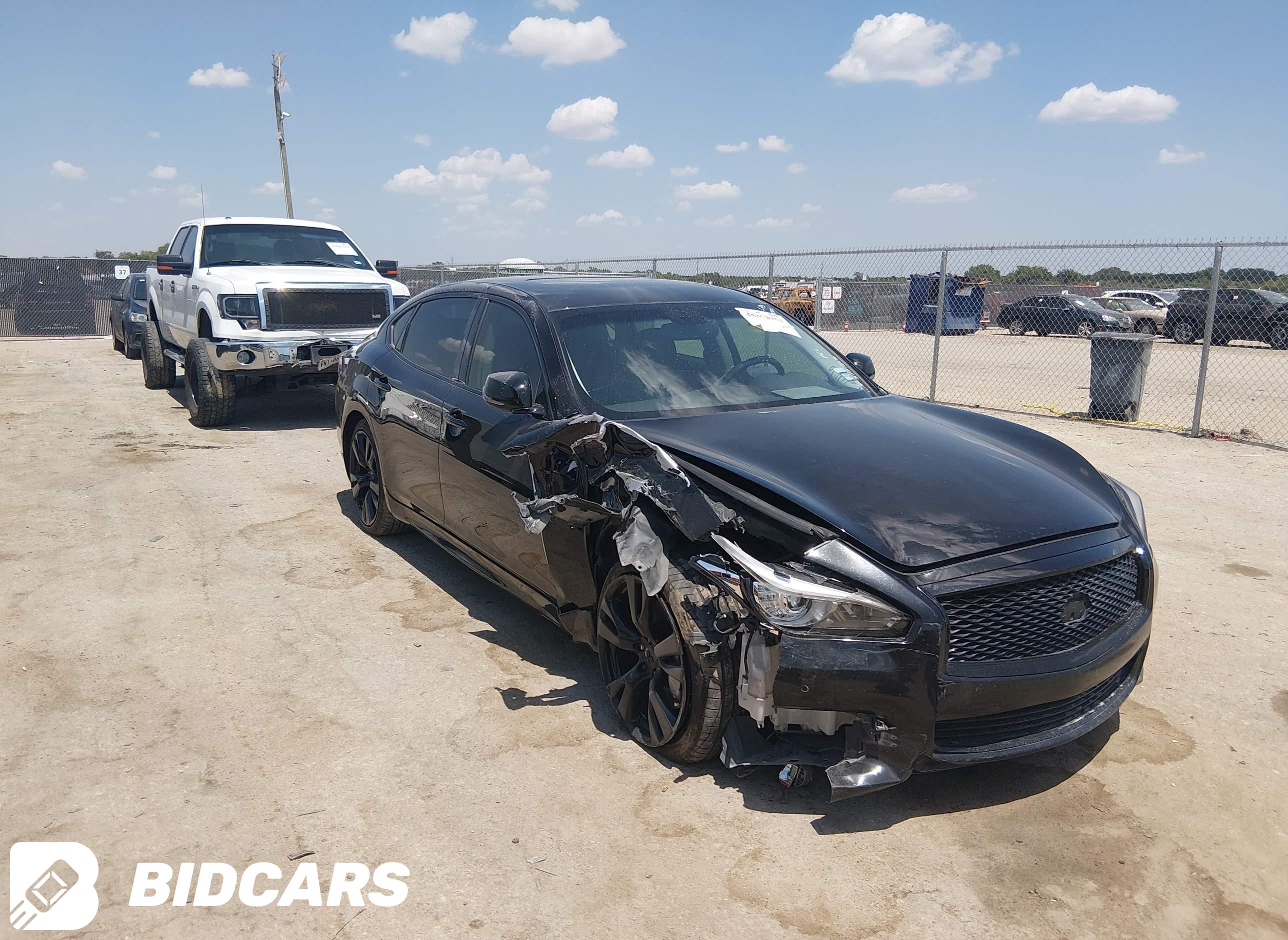2016 Infiniti Q70, L 3.7