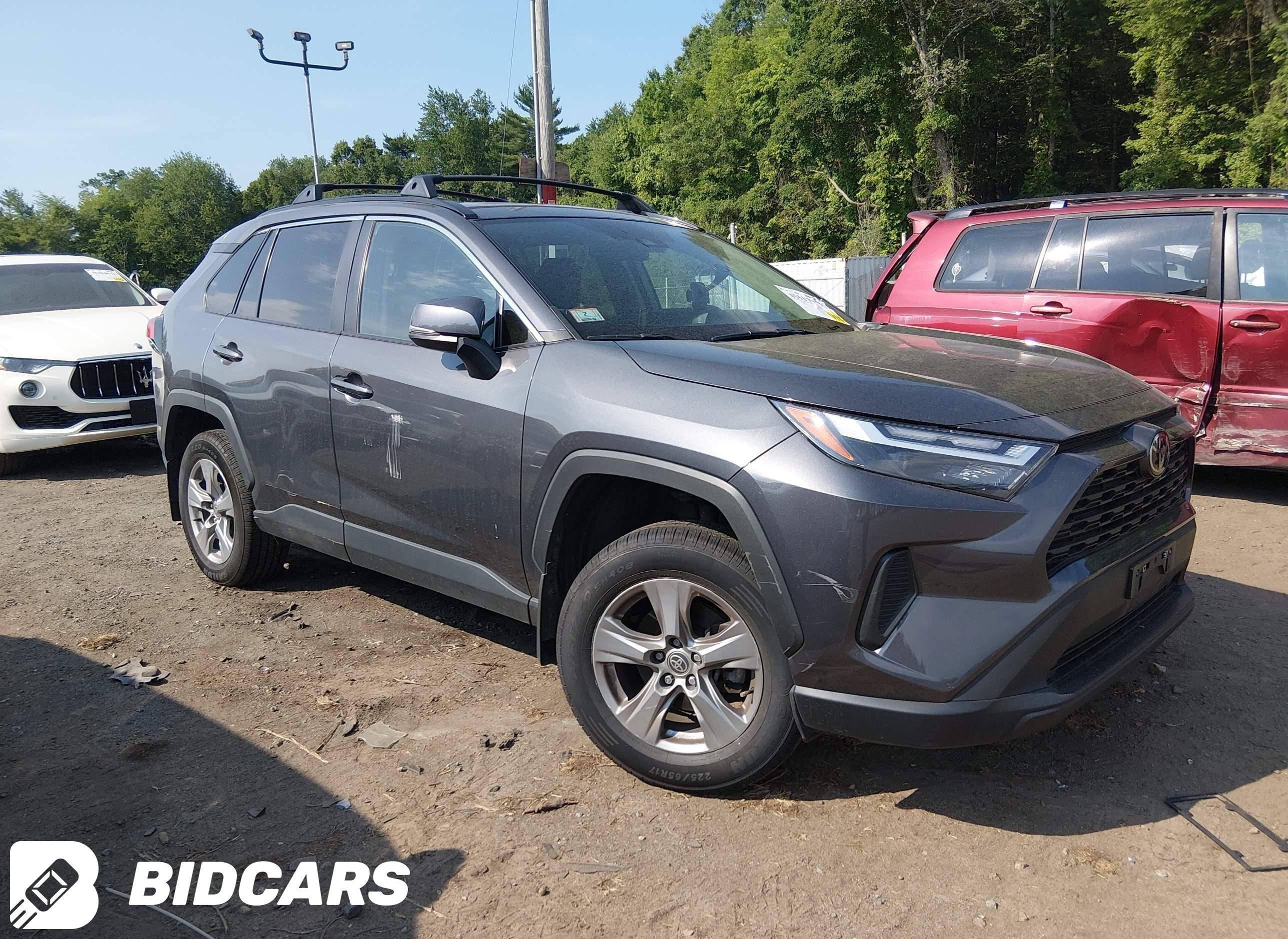 2022 Toyota RAV4, Xle