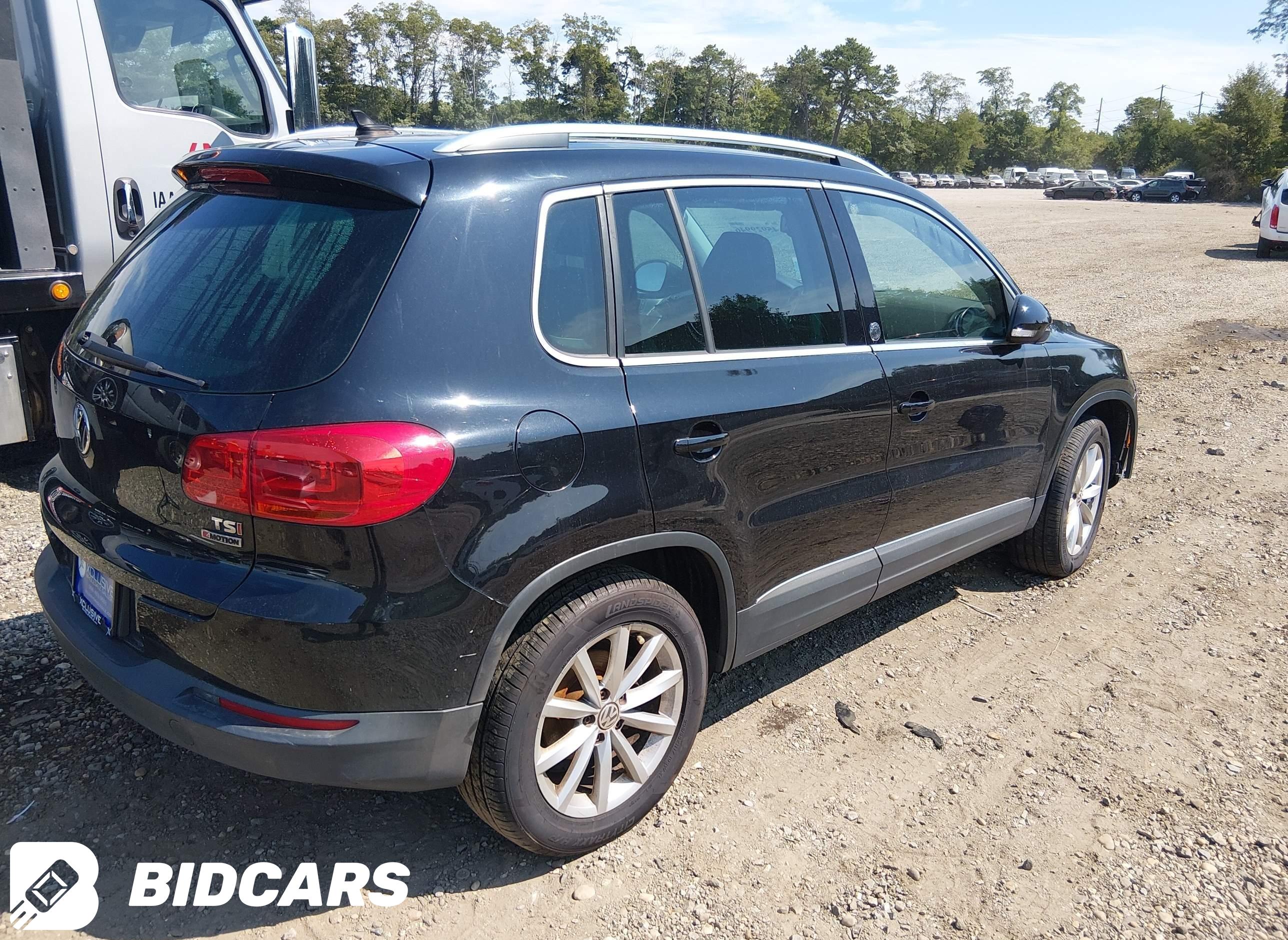 2017 Volkswagen Tiguan, 2.0T...