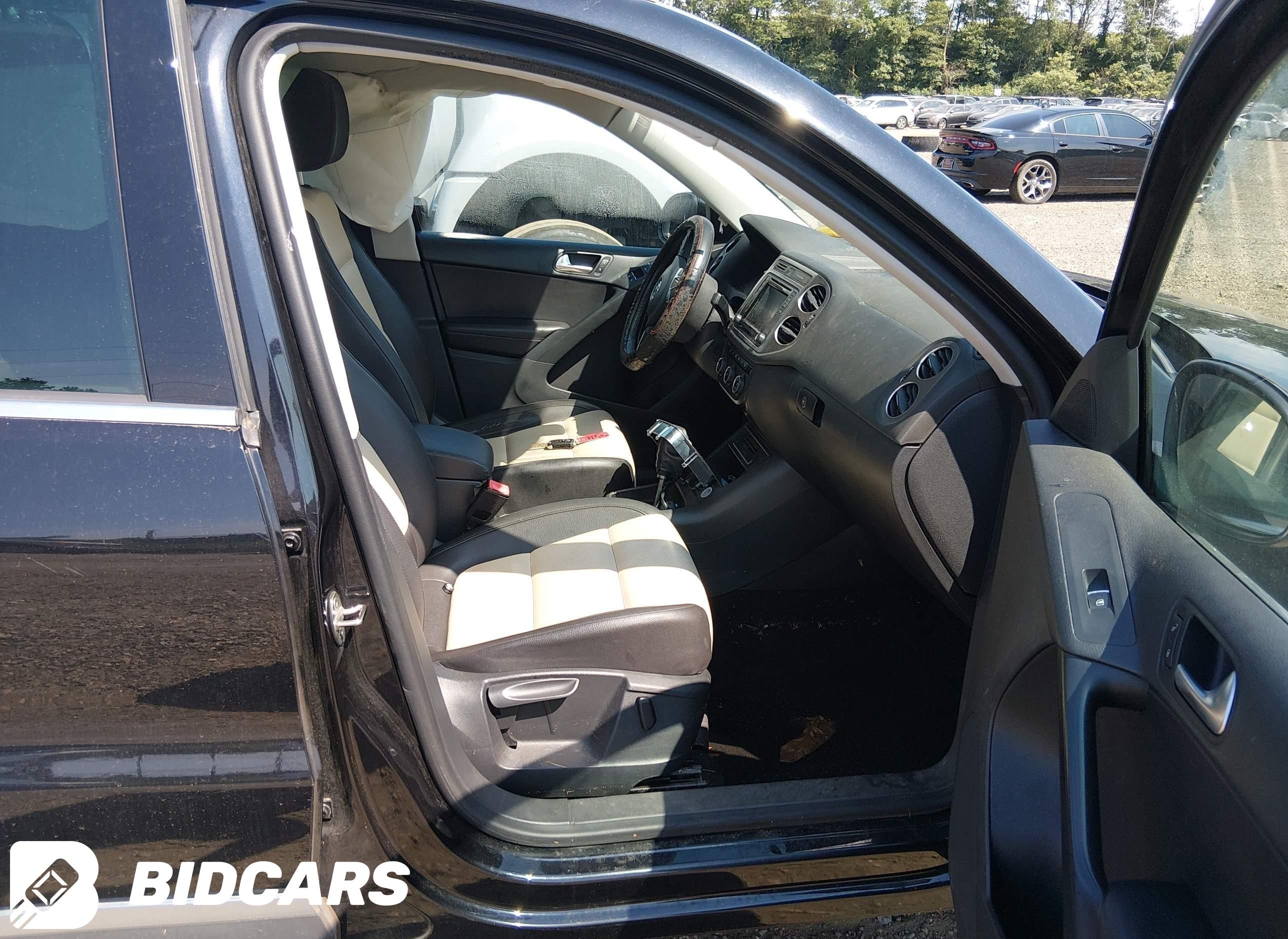 2017 Volkswagen Tiguan, 2.0T...