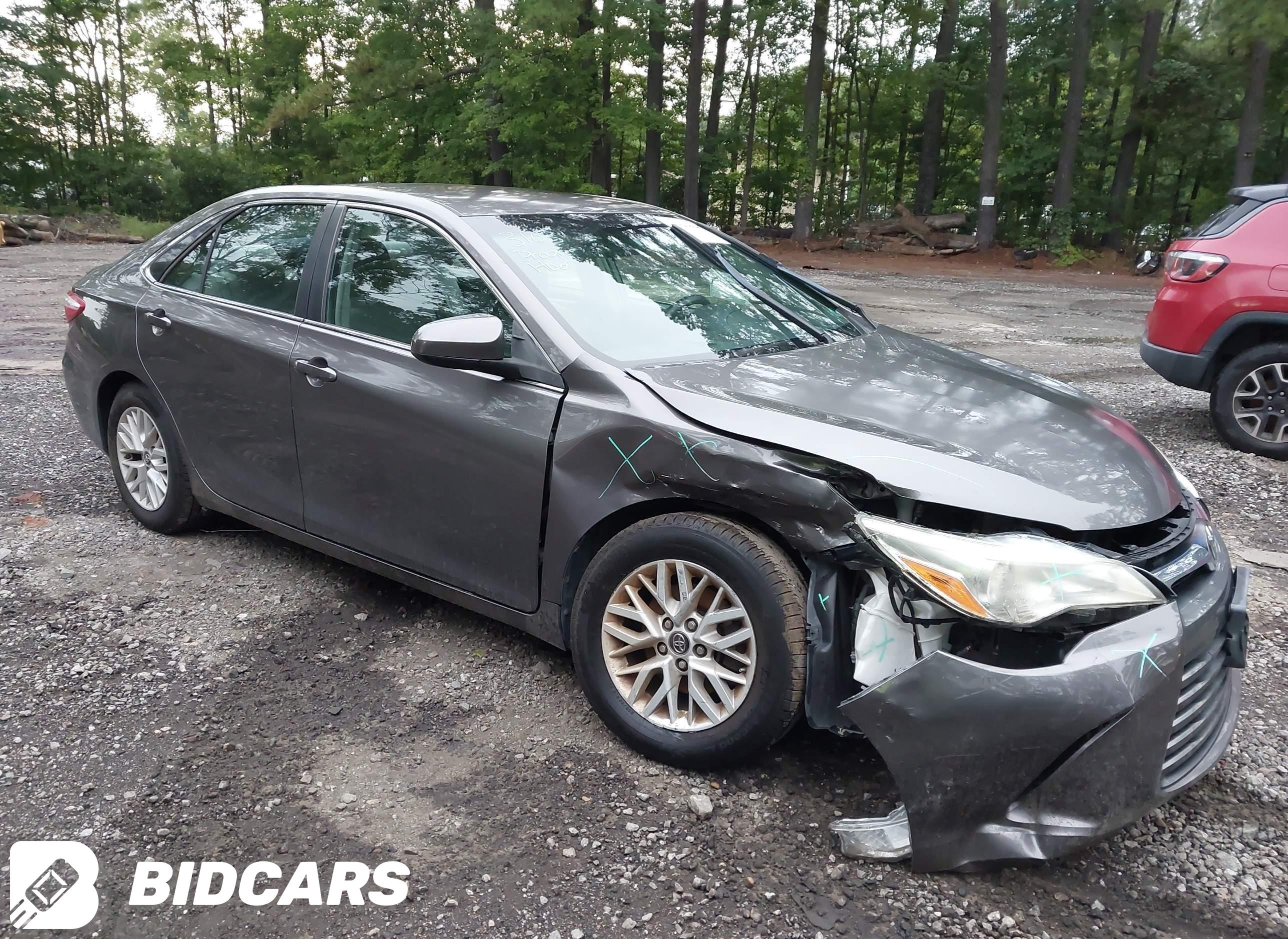 2016 Toyota Camry, LE