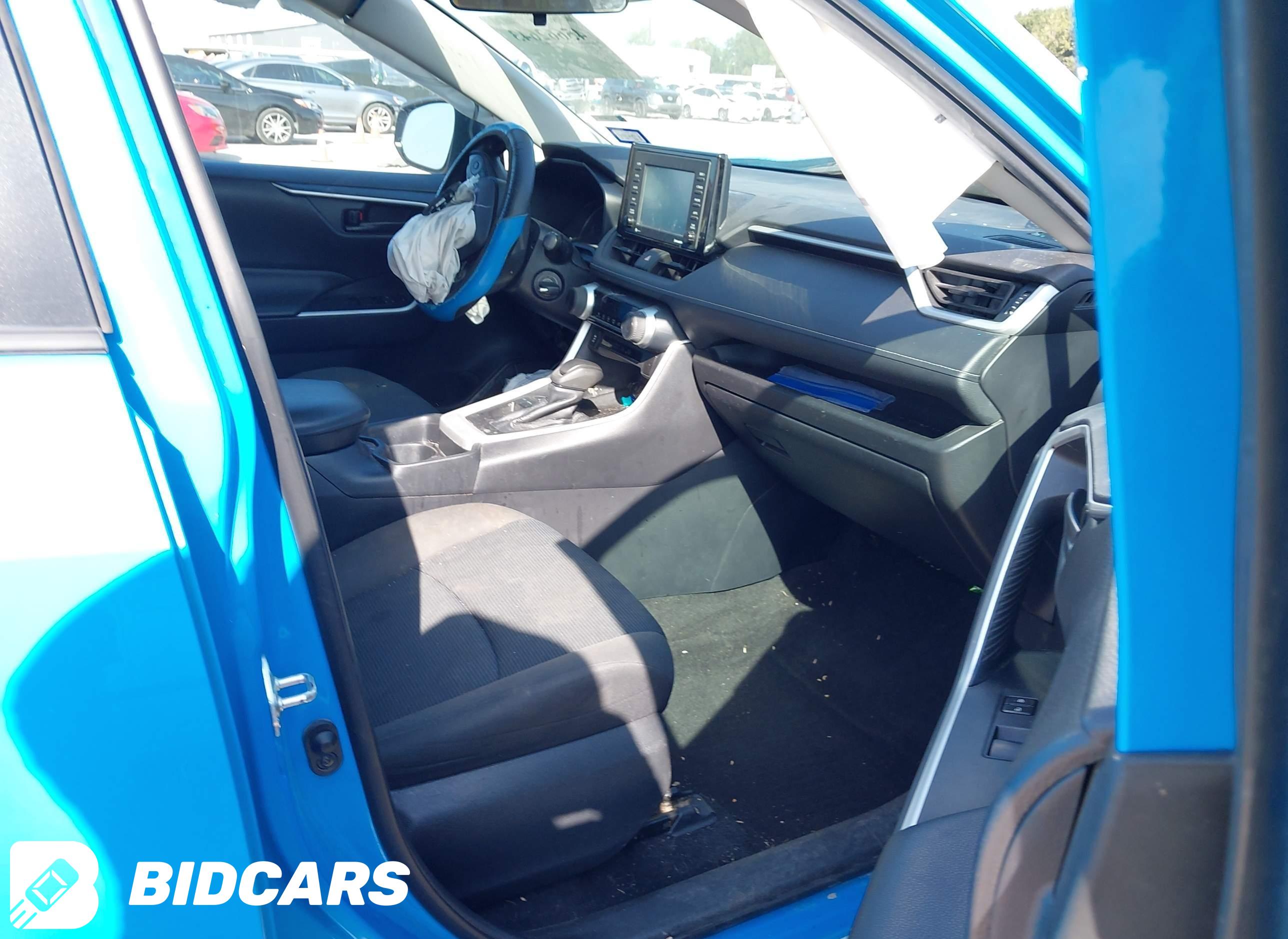 2021 Toyota RAV4, LE