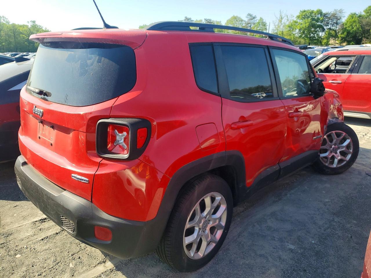 2017 Jeep Renegade, Latitude