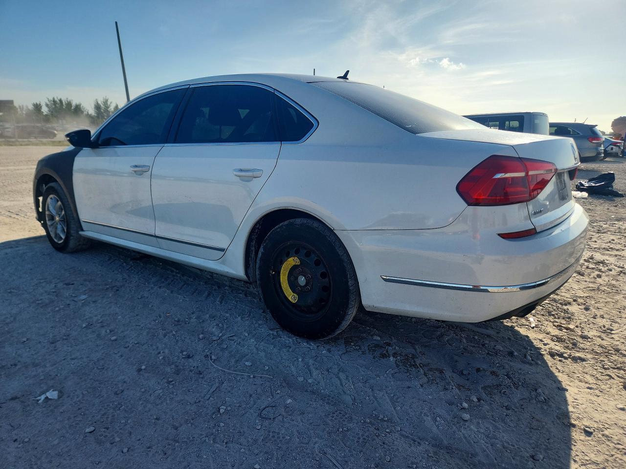 2016 Volkswagen Passat, S