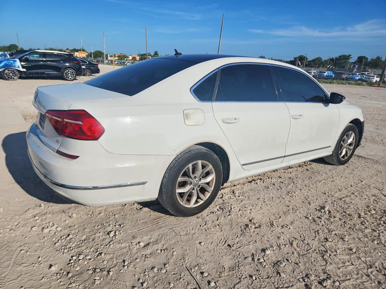 2016 Volkswagen Passat, S