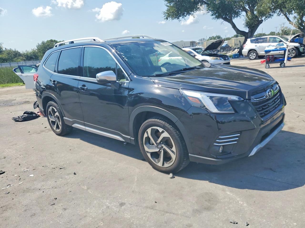 2022 Subaru Forester, Touring