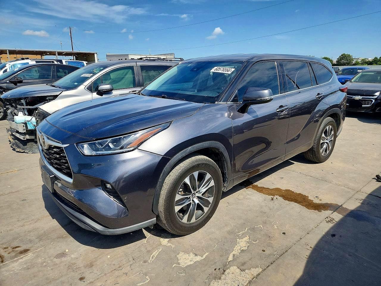 2022 Toyota Highlander, LE