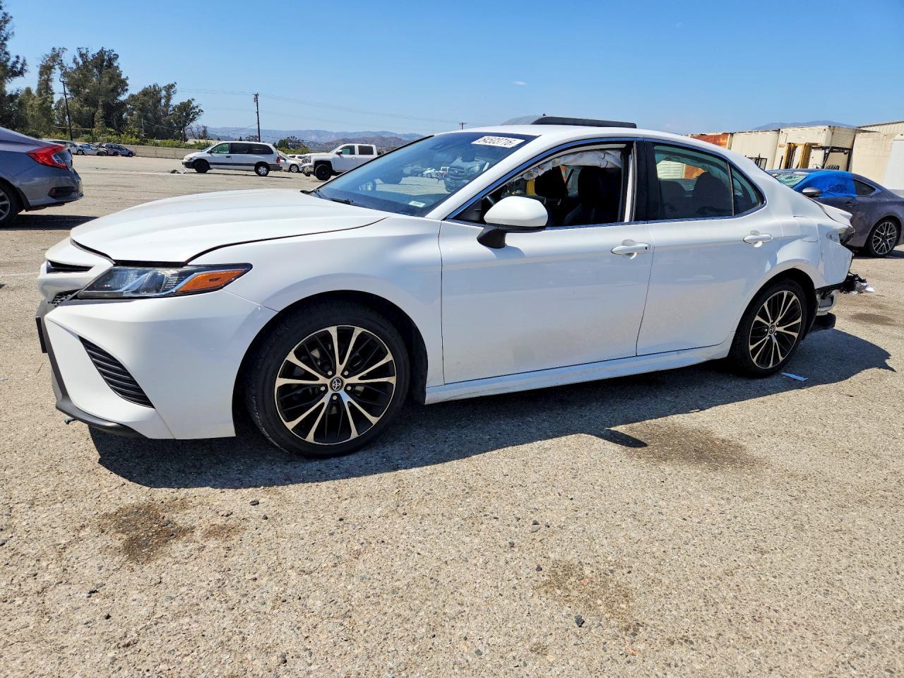 2020 Toyota Camry, SE