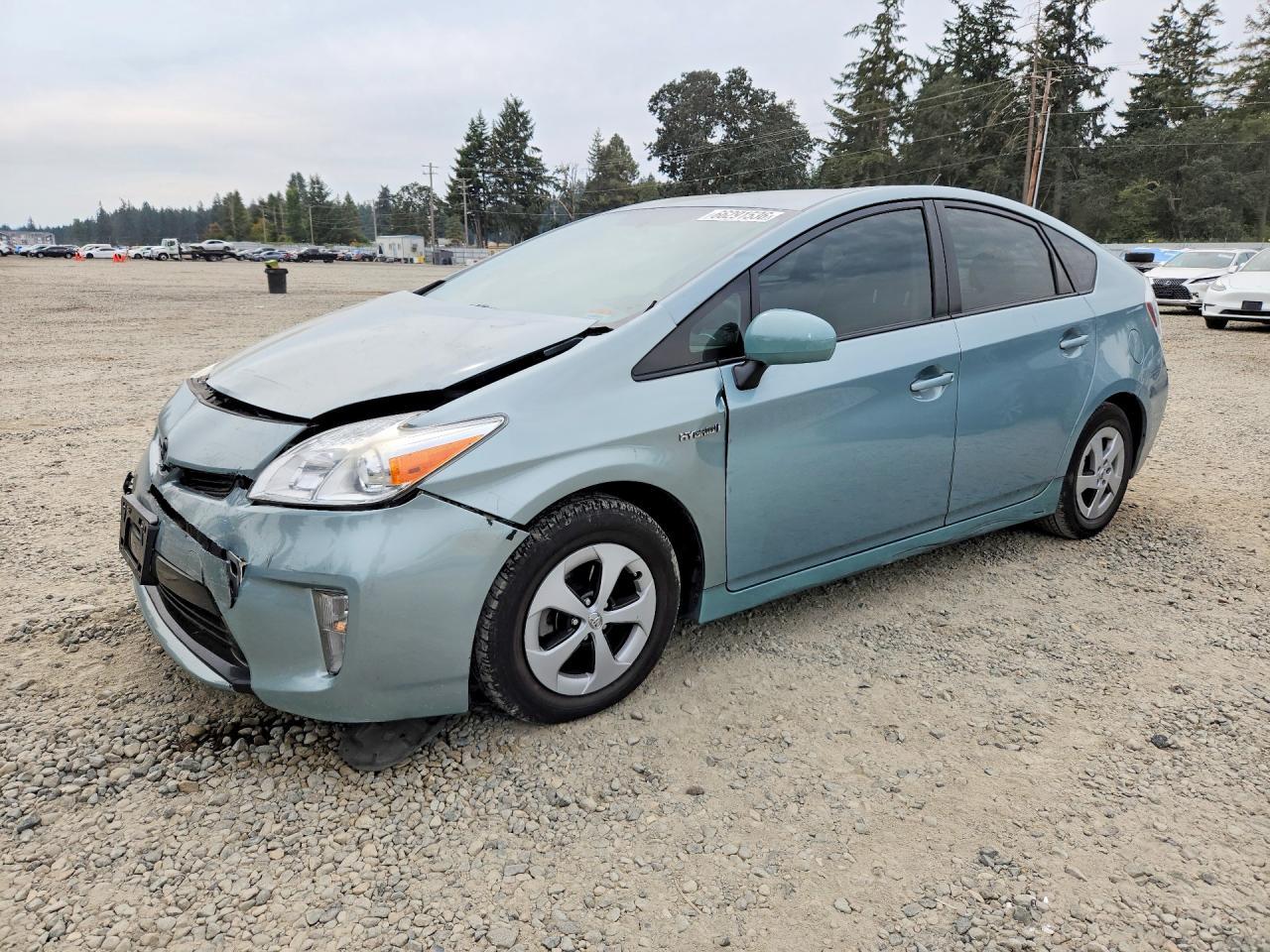 2015 Toyota Prius, Three