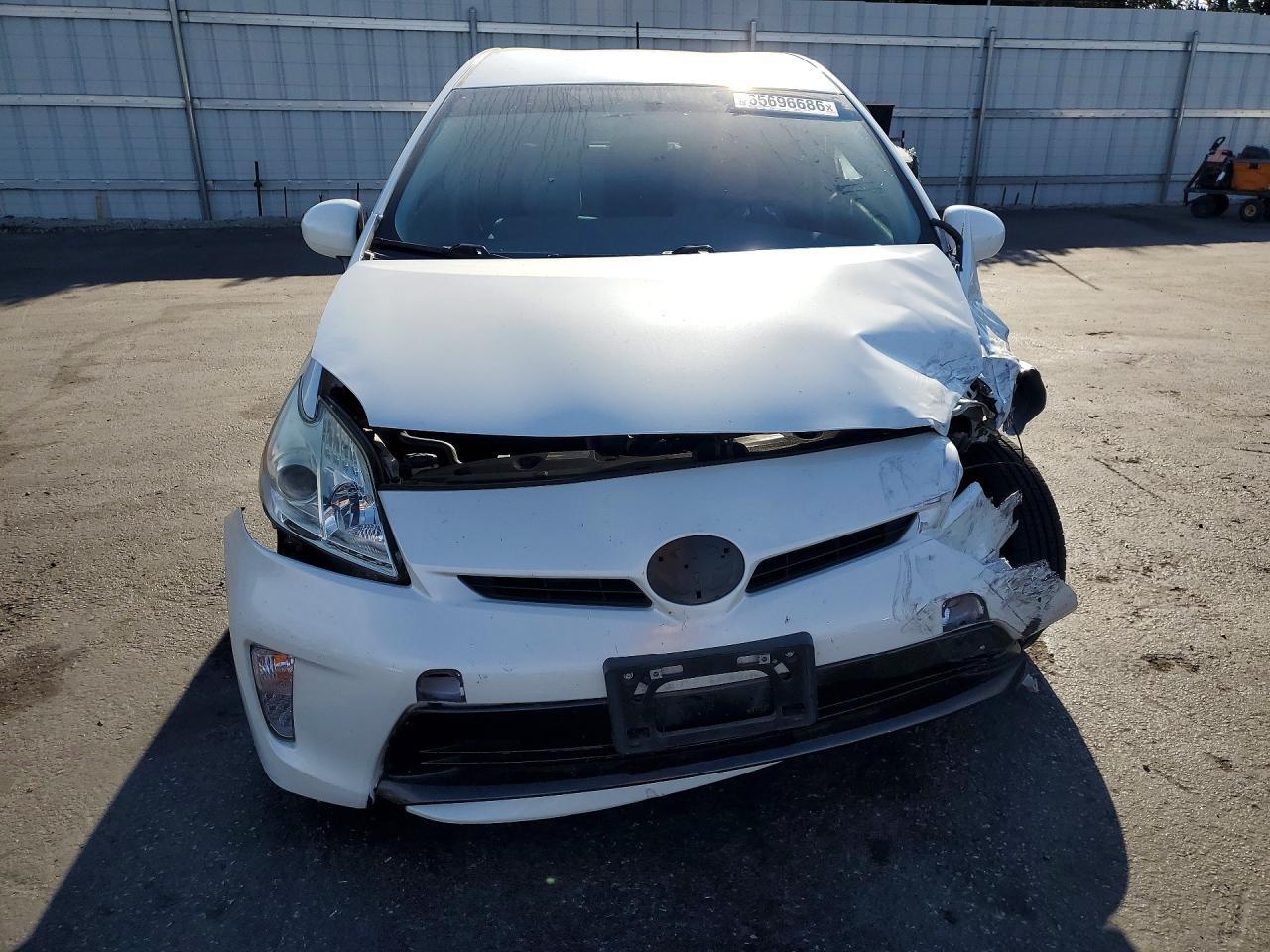 2015 Toyota Prius, Two