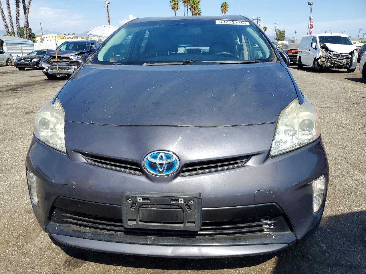 2015 Toyota Prius, Four