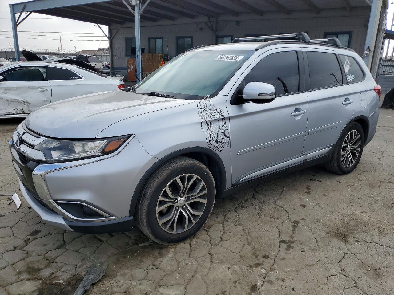 2016 Mitsubishi Outlander, SE