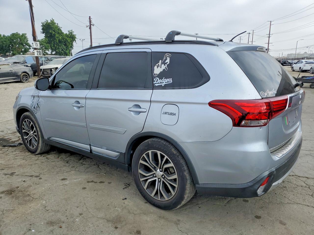 2016 Mitsubishi Outlander, SE