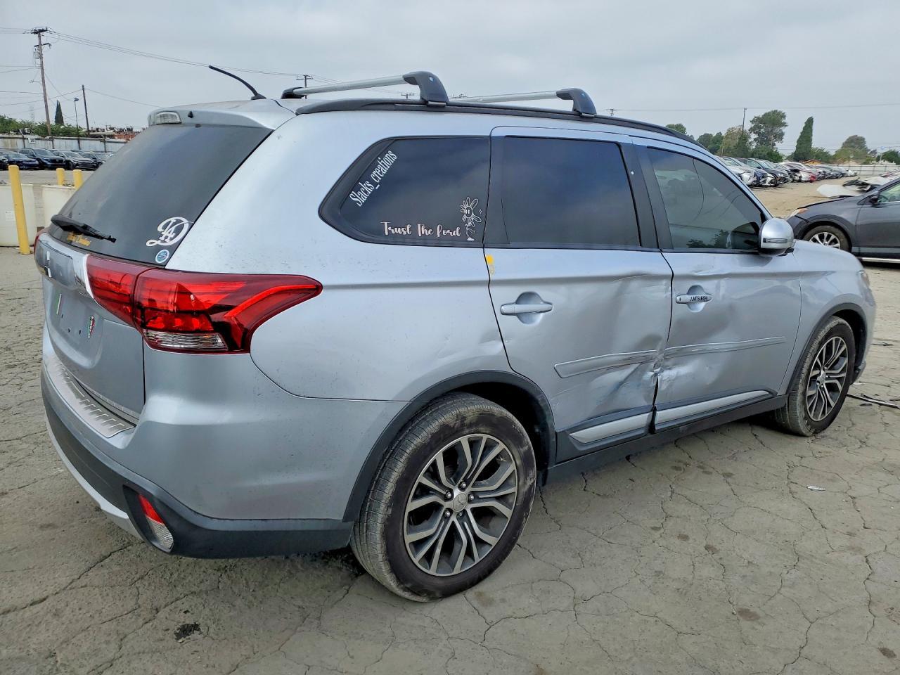 2016 Mitsubishi Outlander, SE