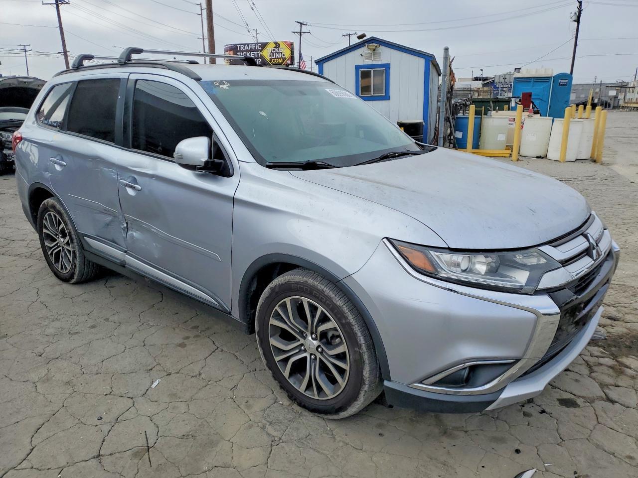 2016 Mitsubishi Outlander, SE