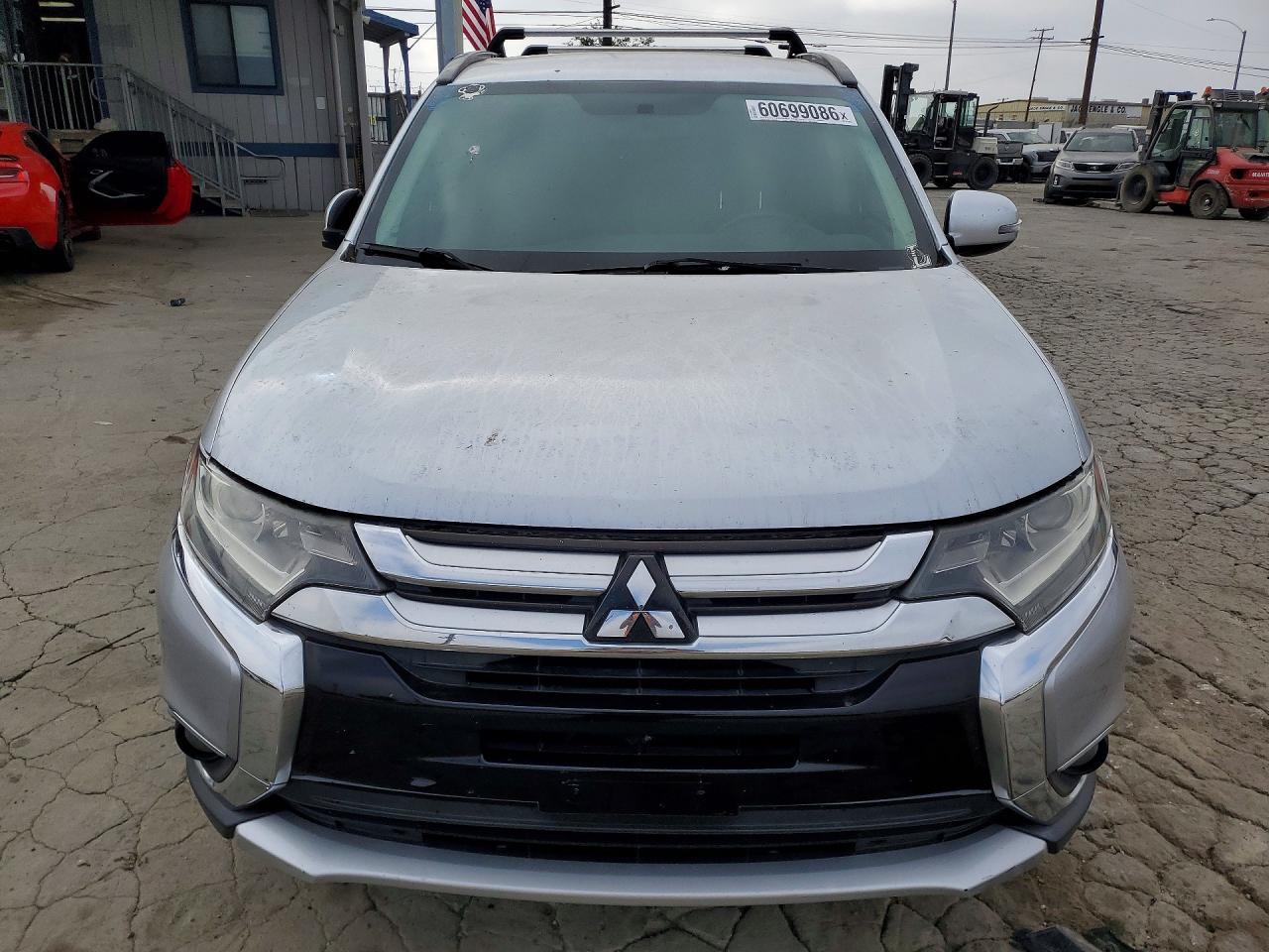 2016 Mitsubishi Outlander, SE