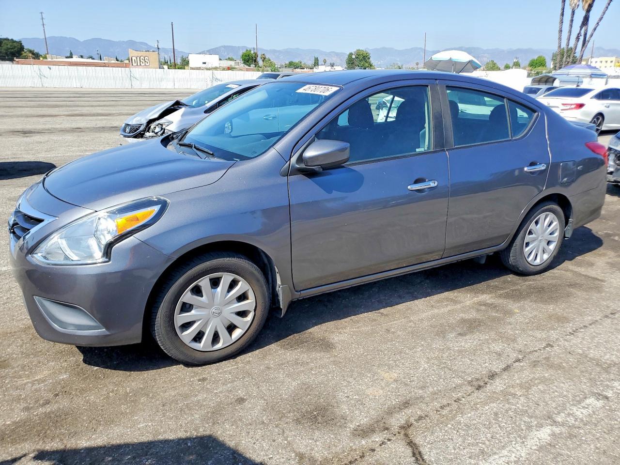 2018 Nissan Versa, SV