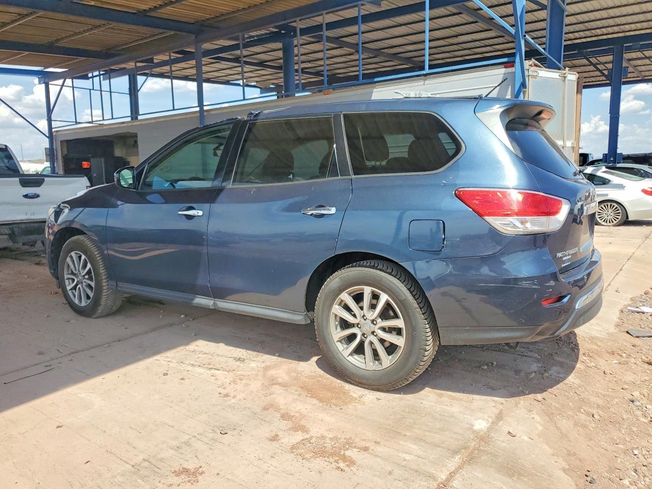 2016 Nissan Pathfinder, S