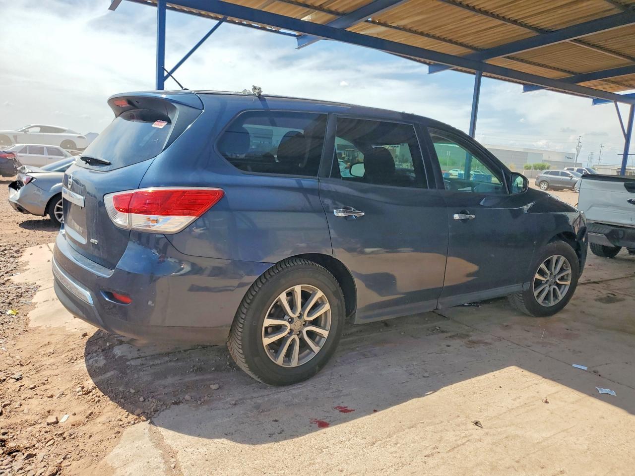 2016 Nissan Pathfinder, S