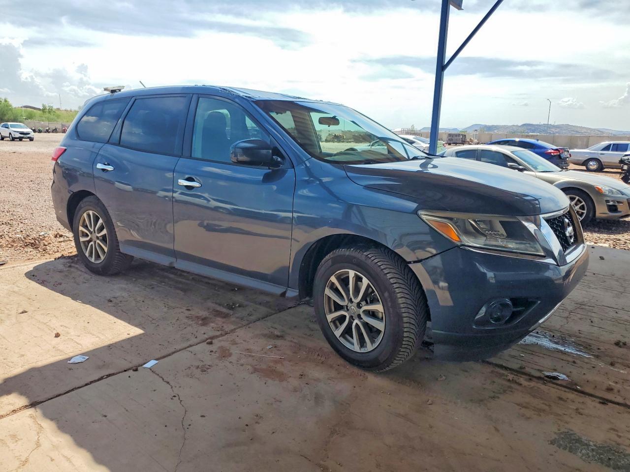 2016 Nissan Pathfinder, S