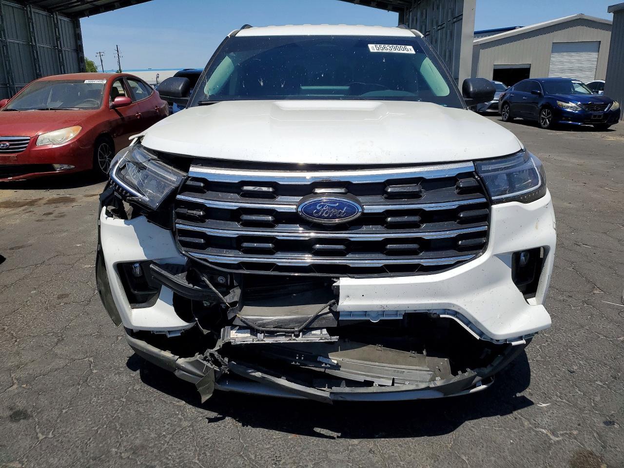 2025 Ford Explorer, Active