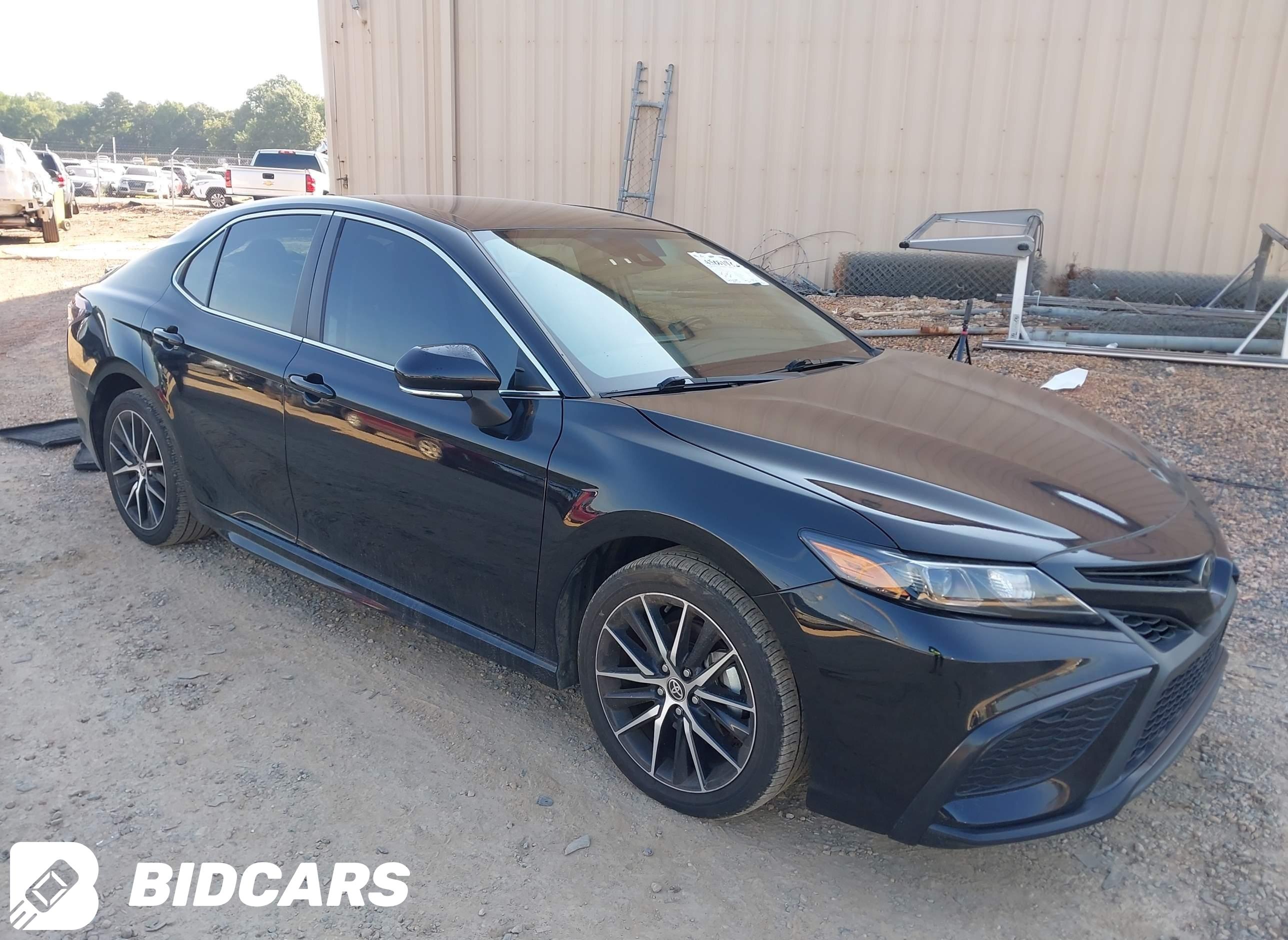 2023 Toyota Camry, SE