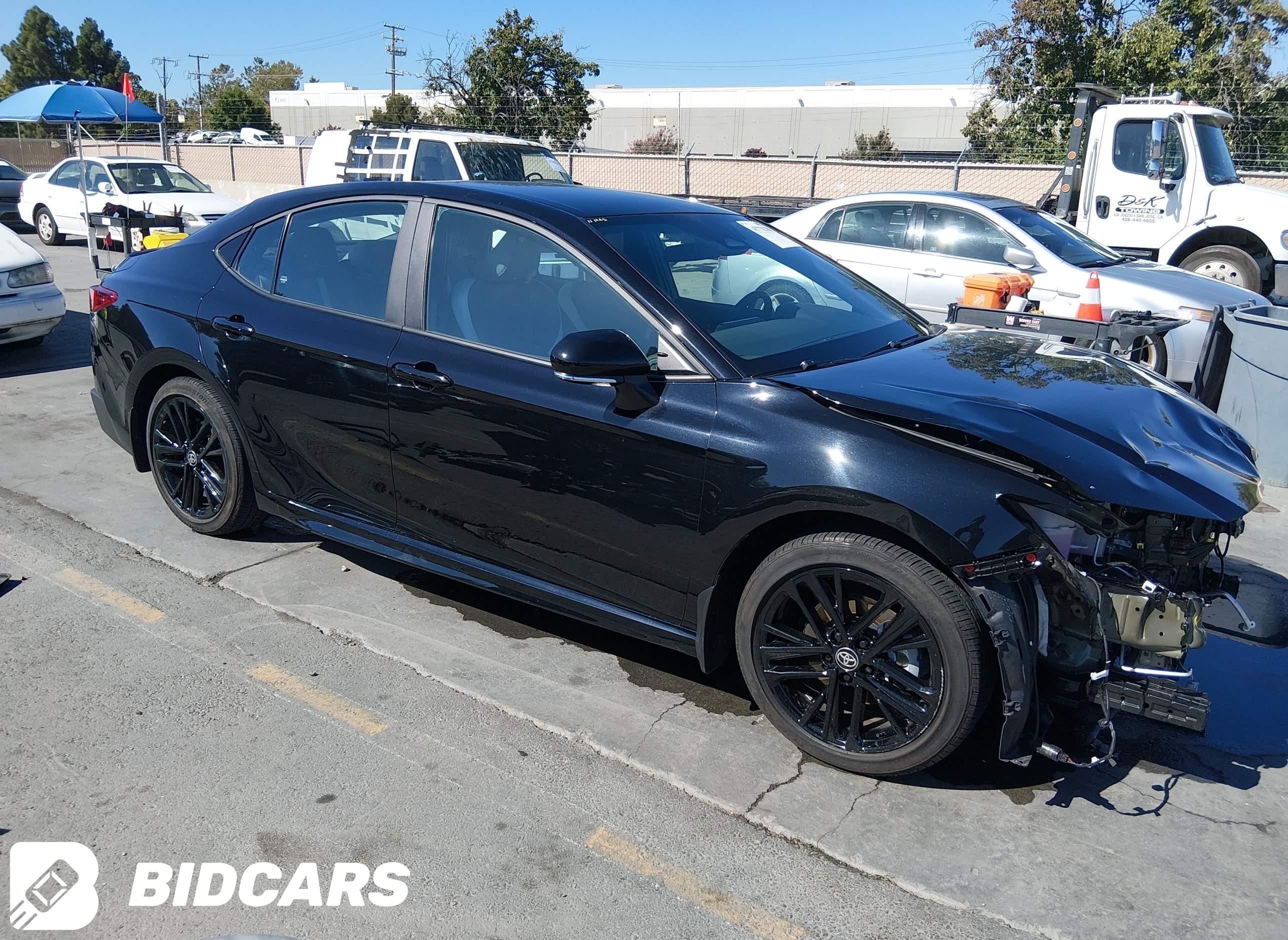 2025 Toyota Camry, SE
