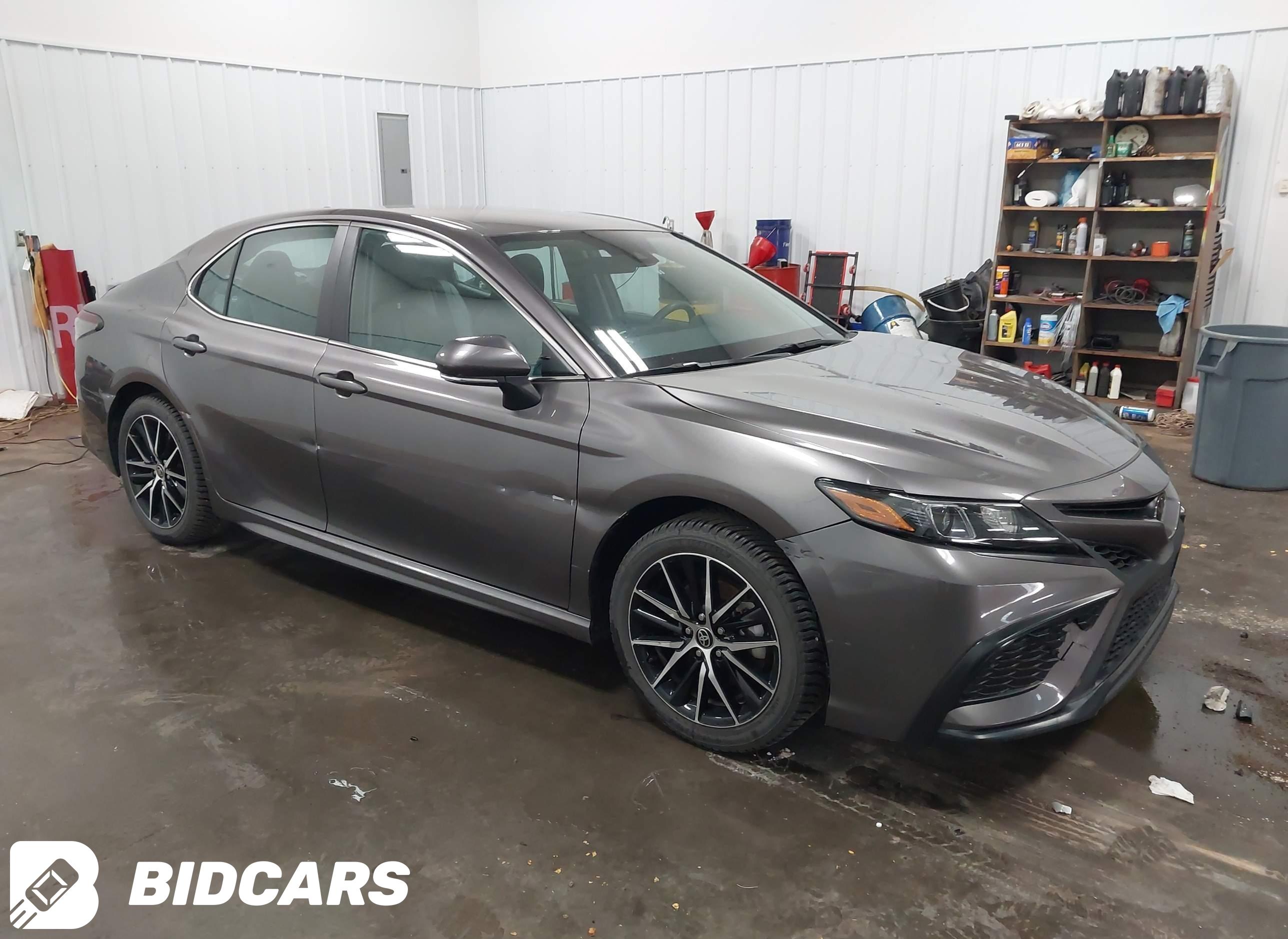2024 Toyota Camry, SE
