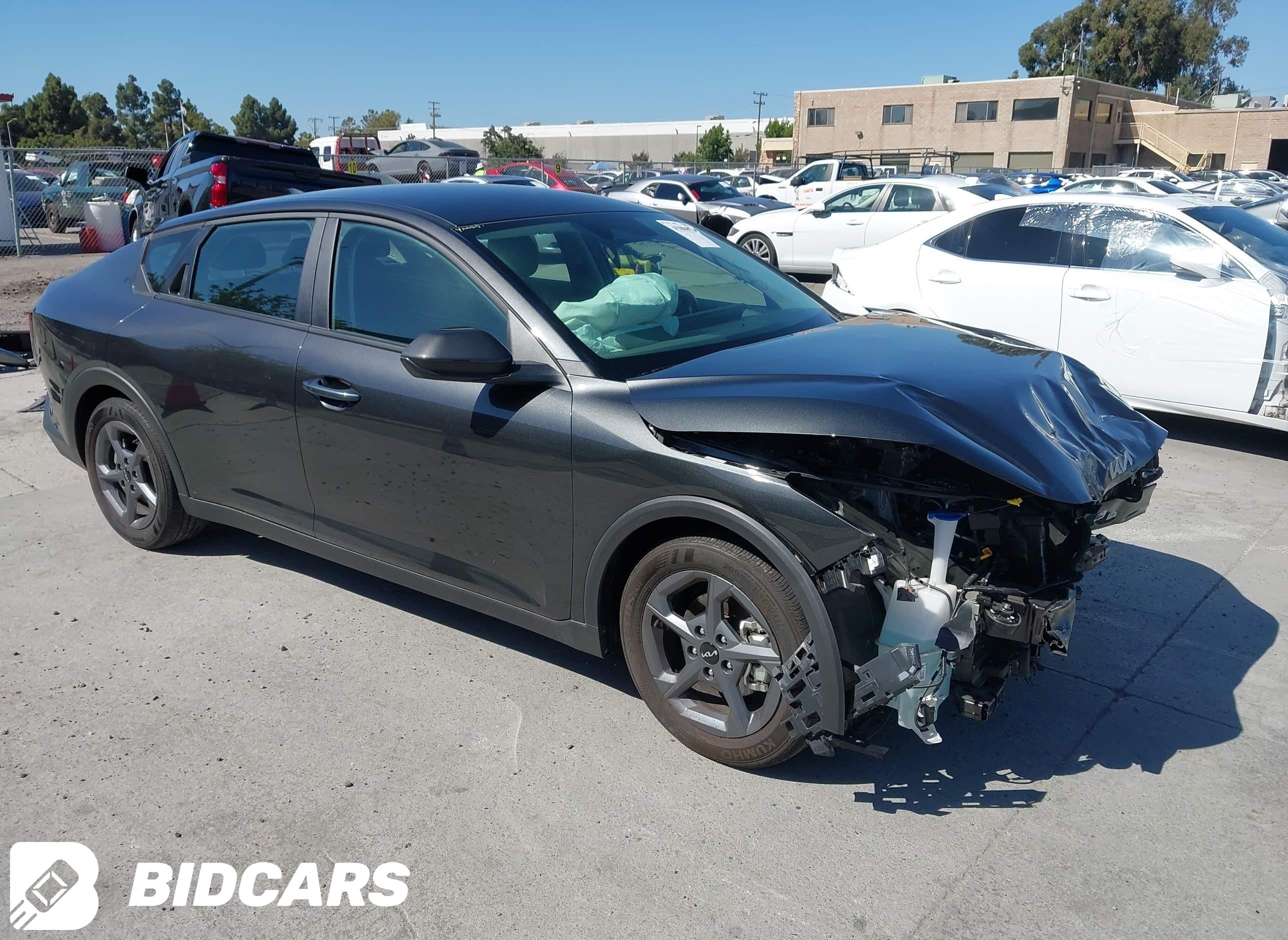 2025 KIA K4, Lxs