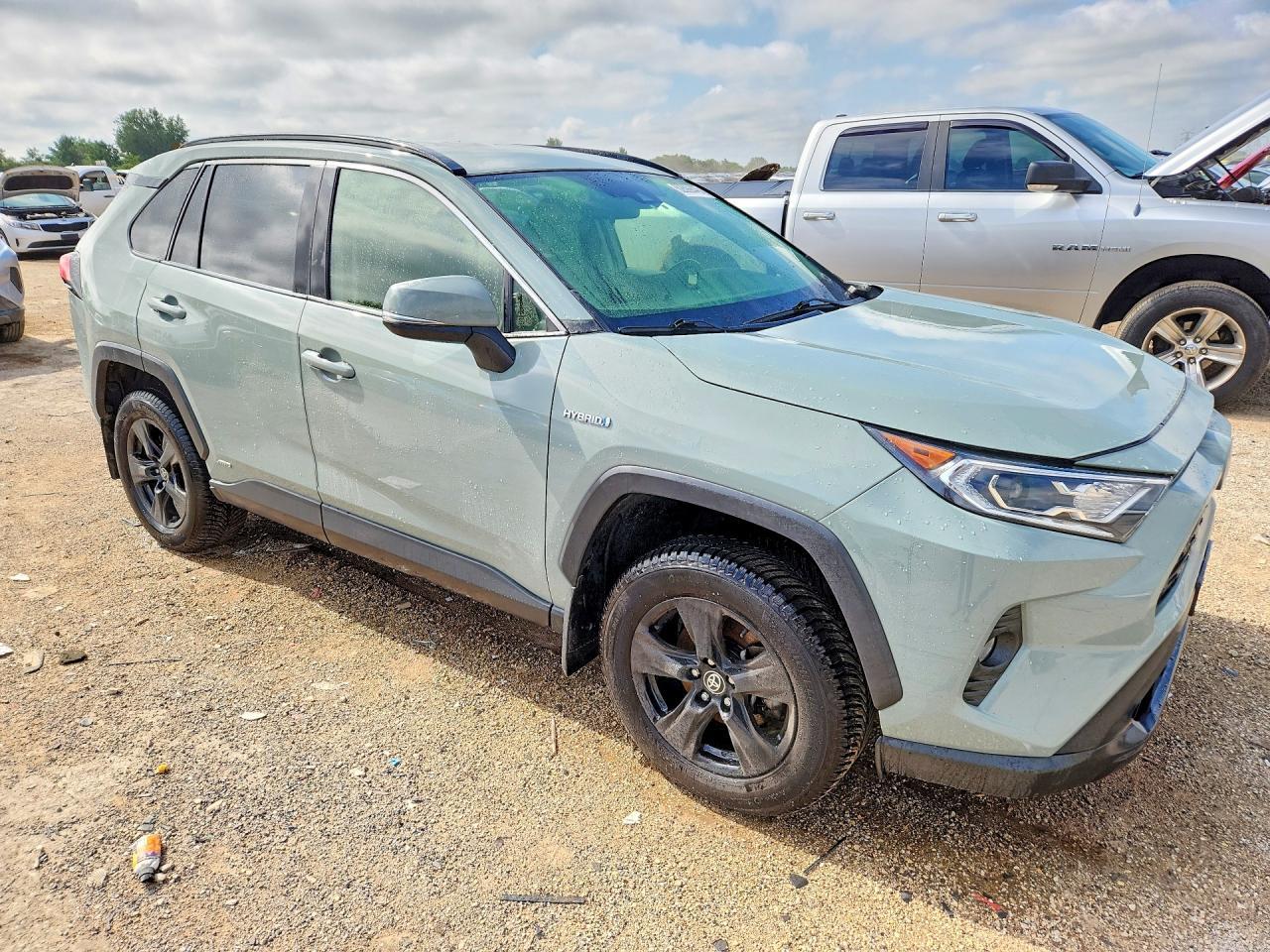 2020 Toyota RAV4, Xle