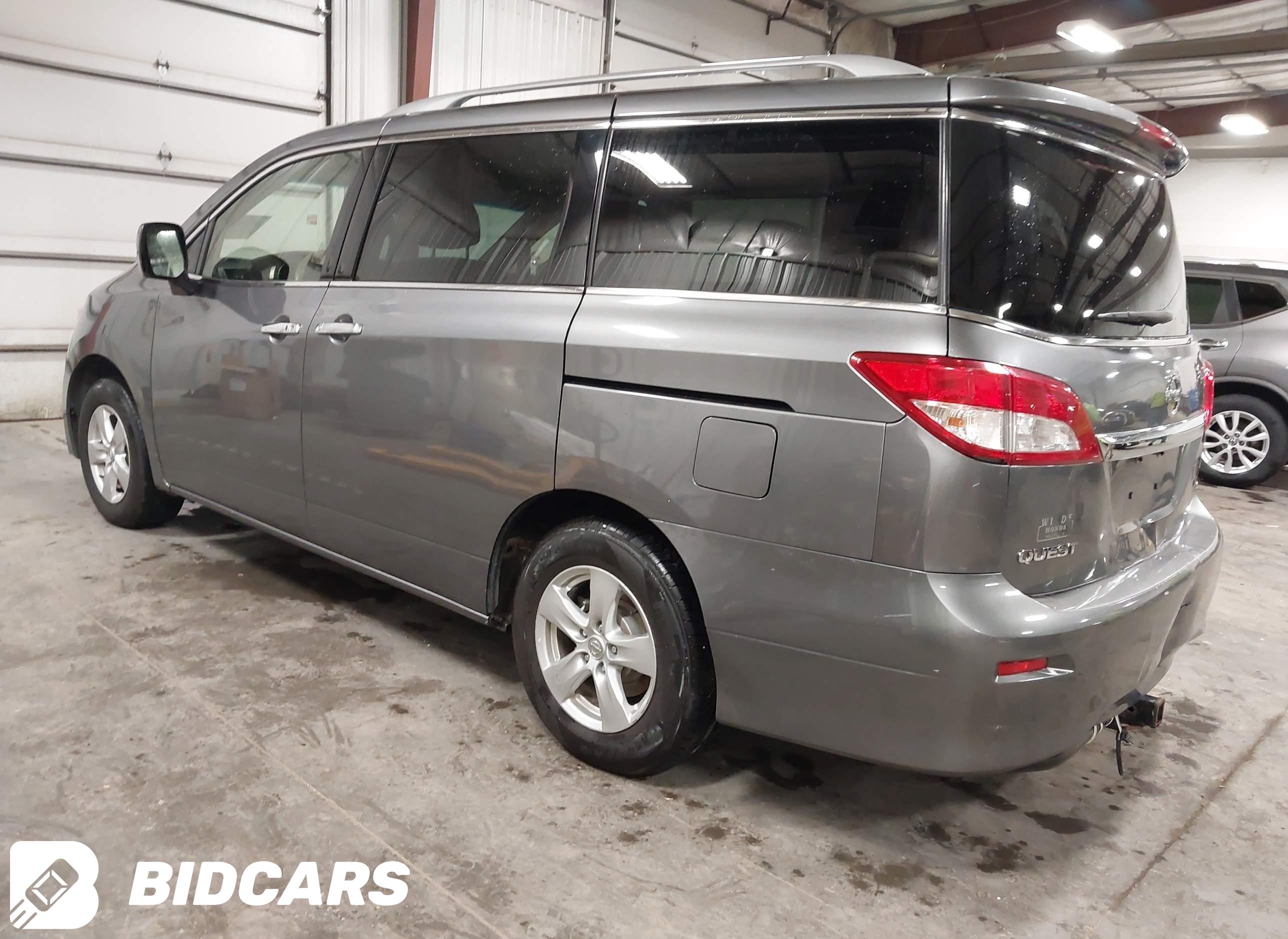 2017 Nissan Quest, SV