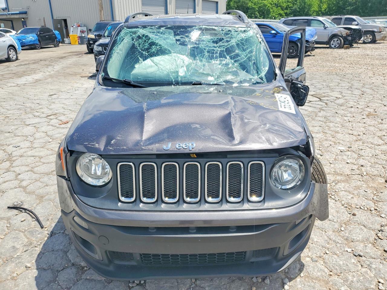 2017 Jeep Renegade, Latitude