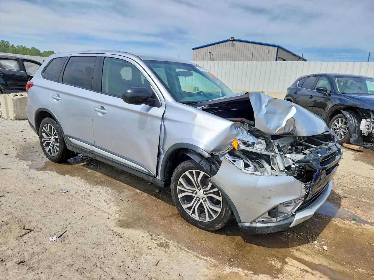 2017 Mitsubishi Outlander, ES