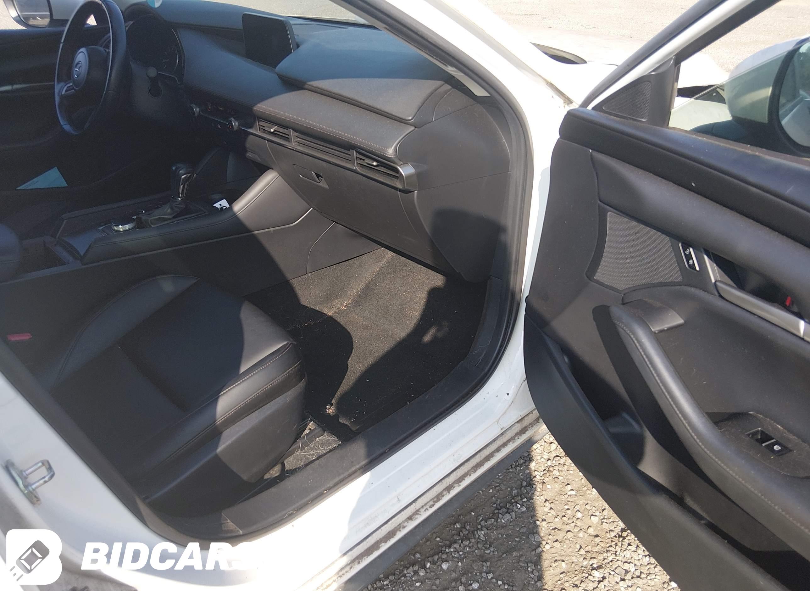2021 Mazda 3, Select