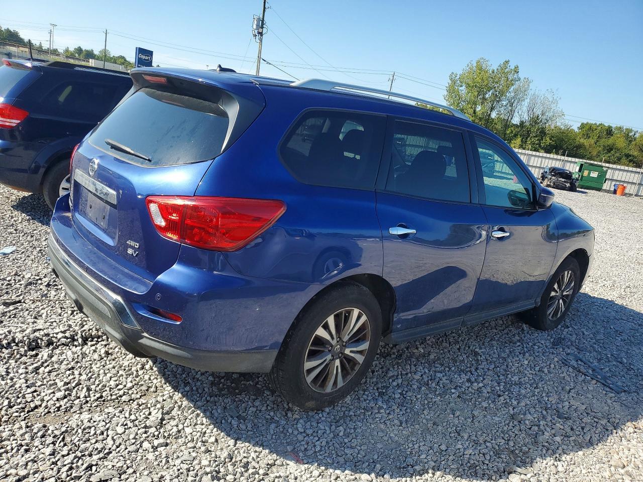 2018 Nissan Pathfinder, SV