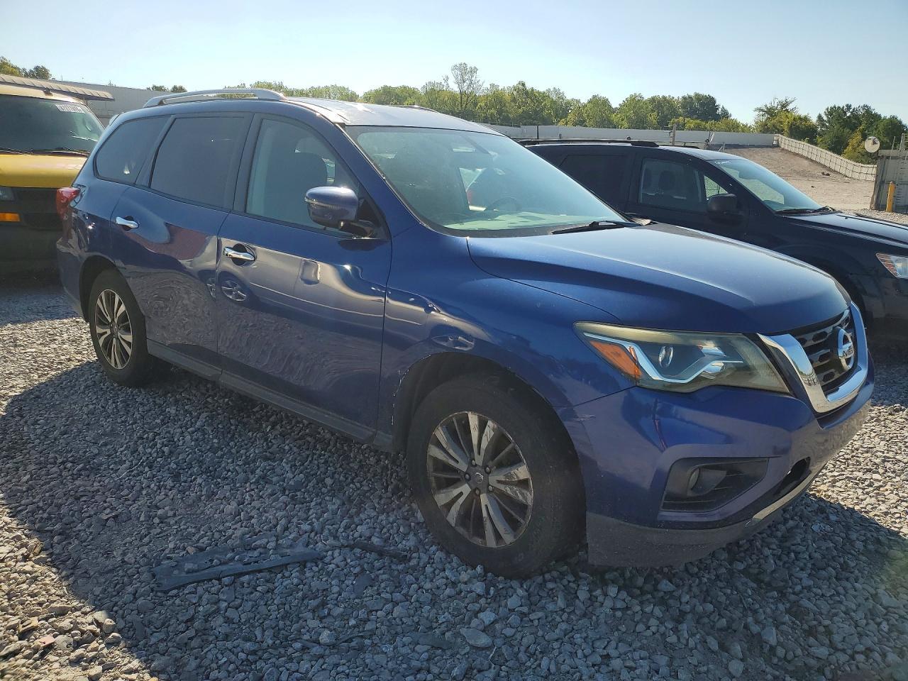 2018 Nissan Pathfinder, SV