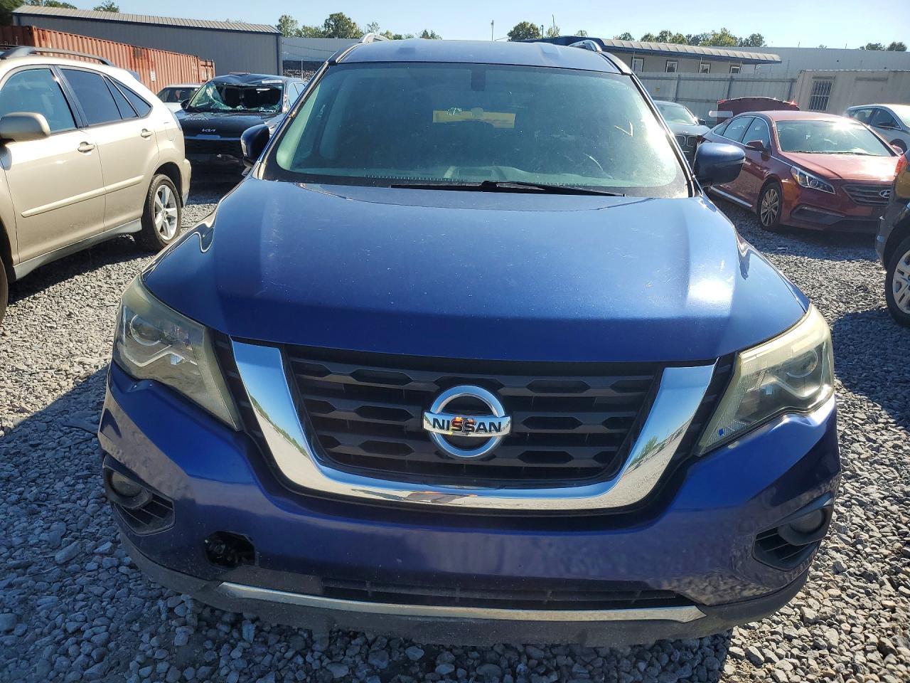 2018 Nissan Pathfinder, SV