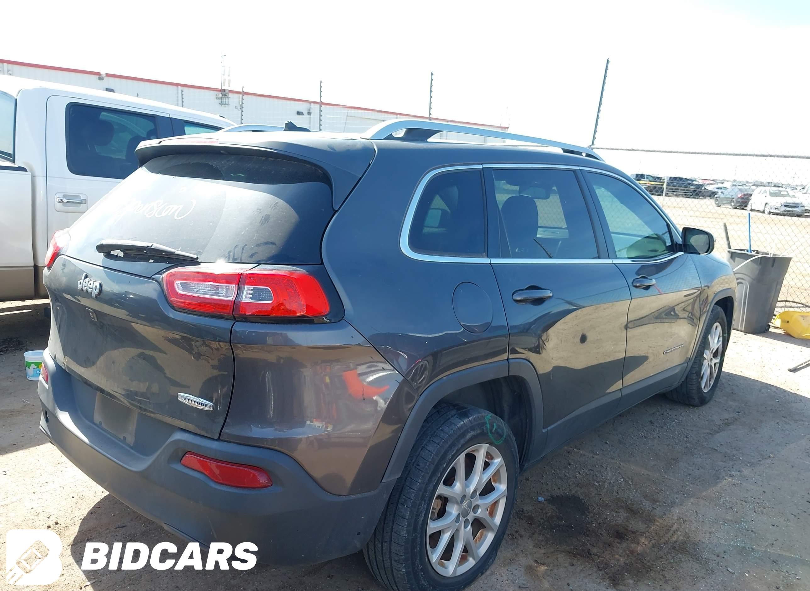 2015 Jeep Cherokee, Latitude