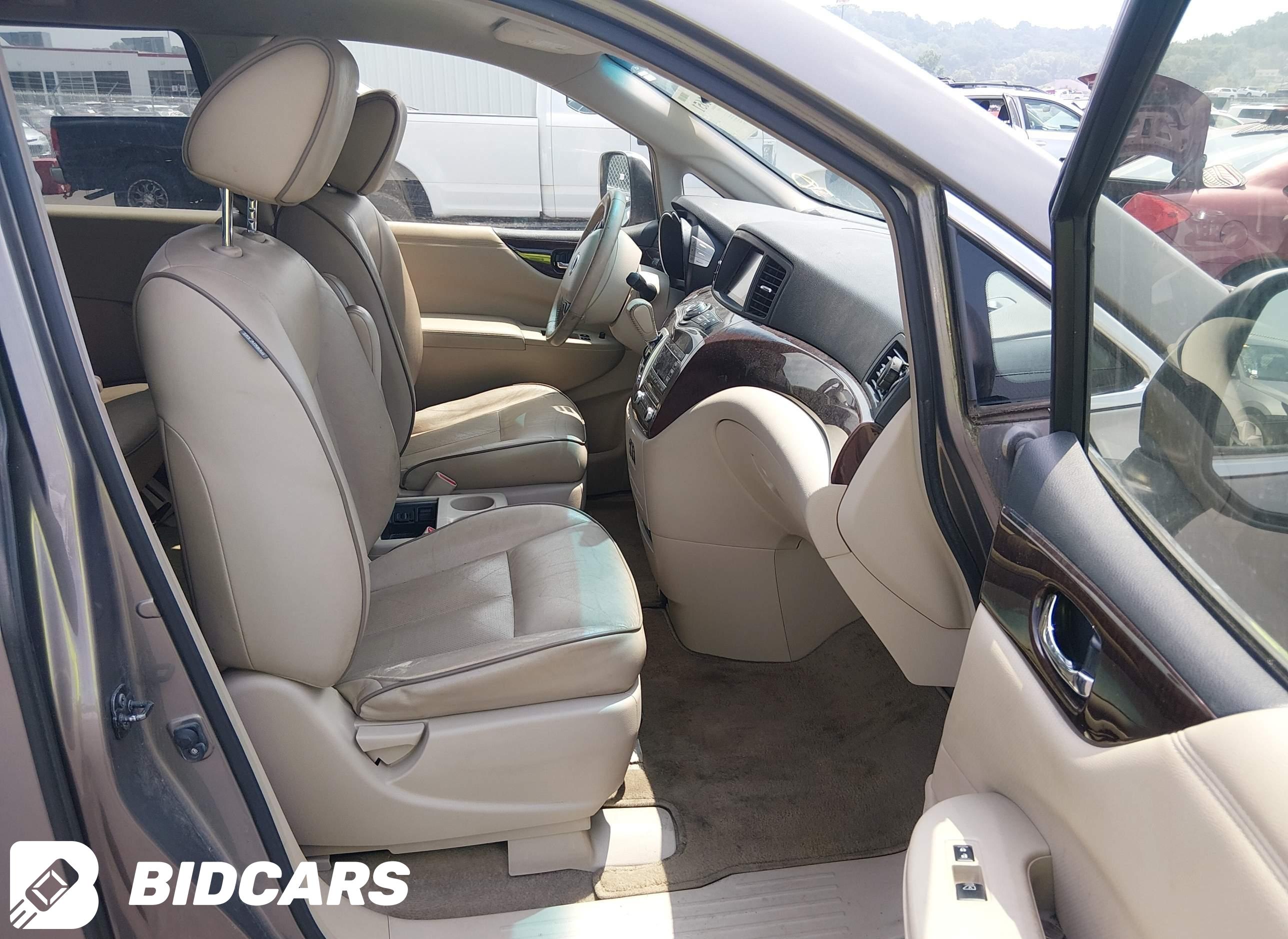 2015 Nissan Quest, SV