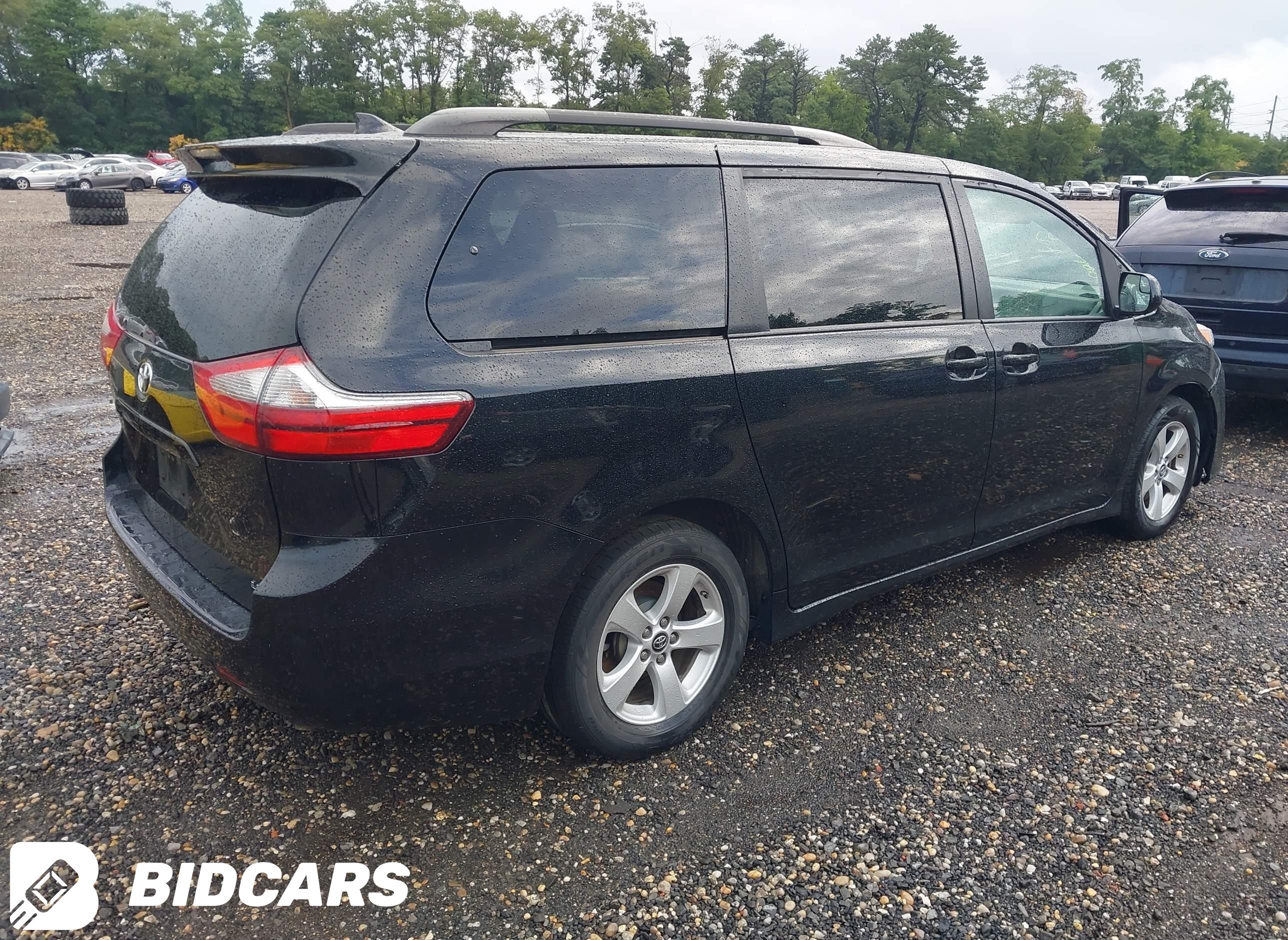 2020 Toyota Sienna, LE