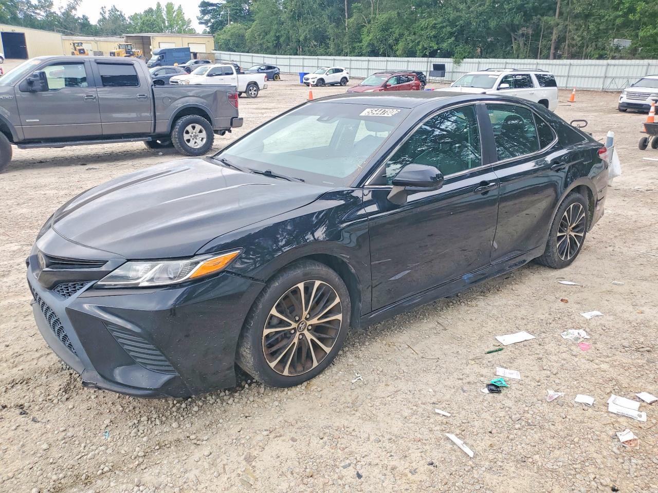 2020 Toyota Camry, SE