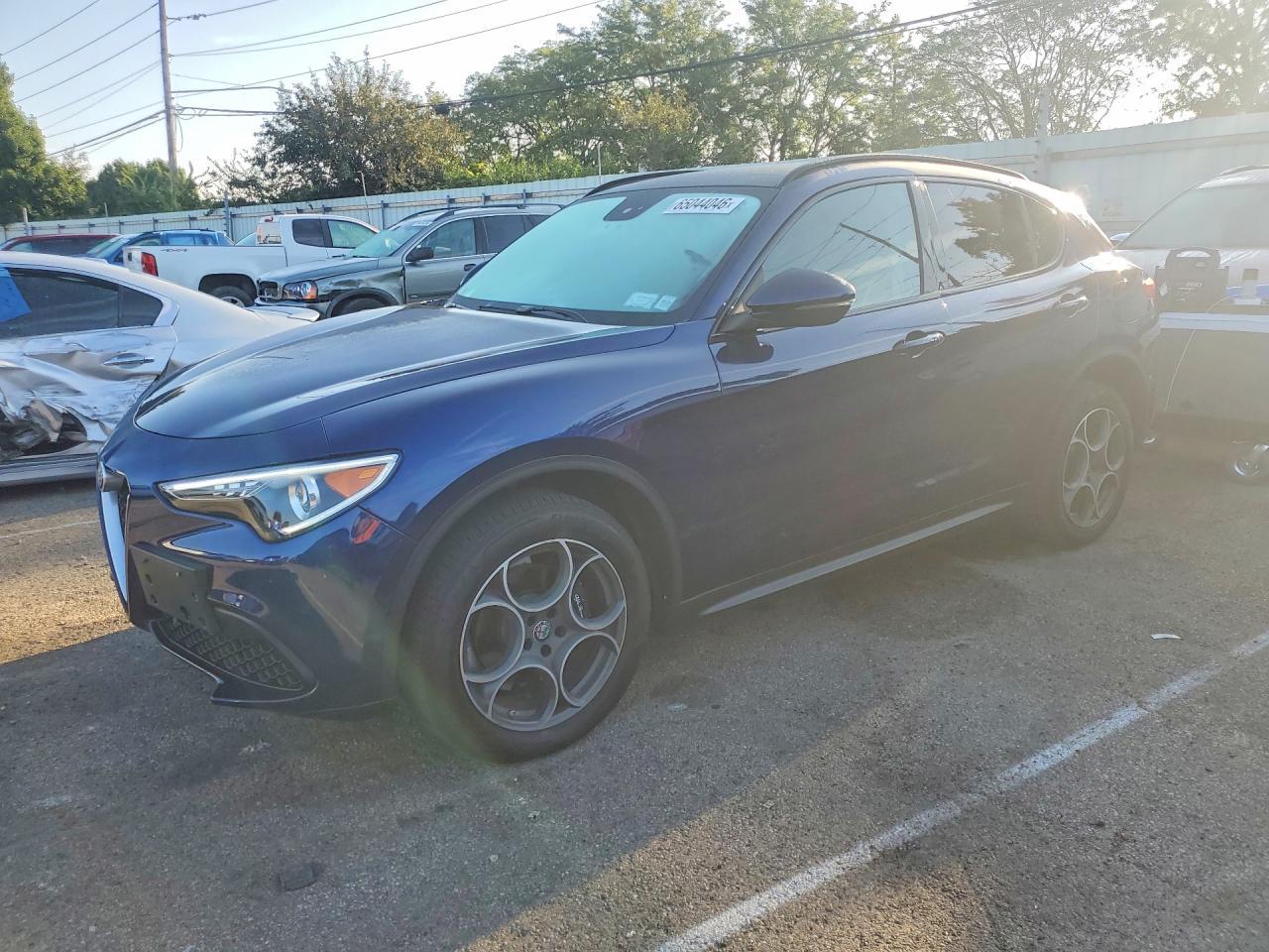2018 Alfa Romeo Stelvio, Sport