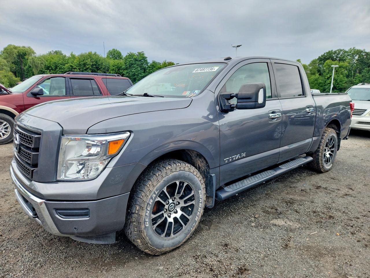 2021 Nissan Titan, SV