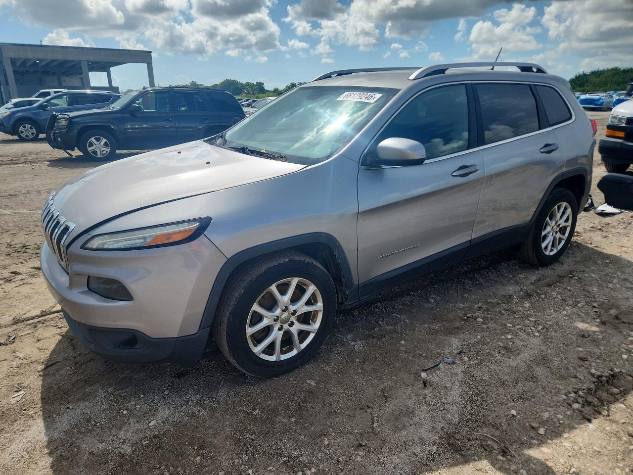 2016 Jeep Cherokee, Latitude