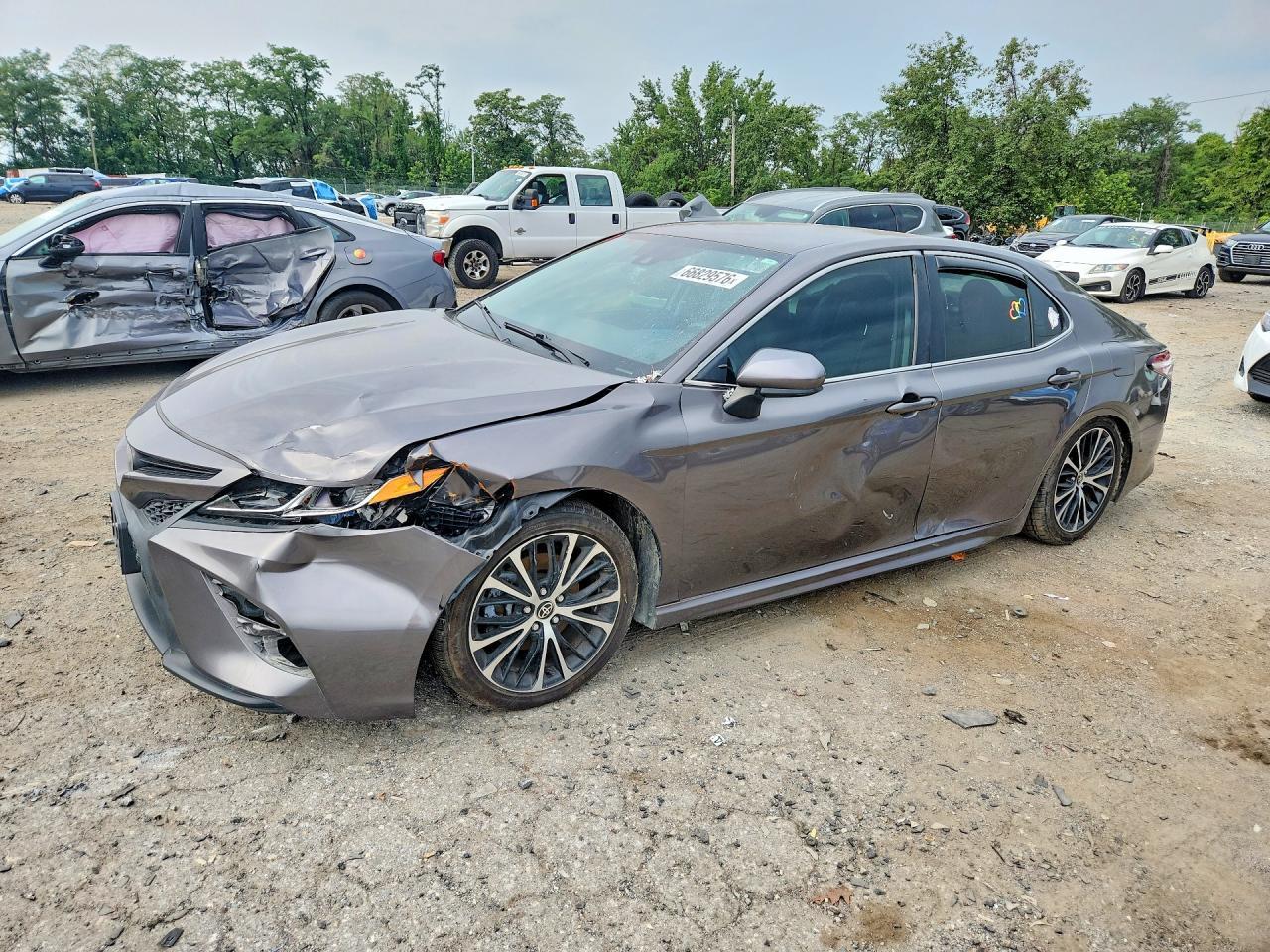 2020 Toyota Camry, SE