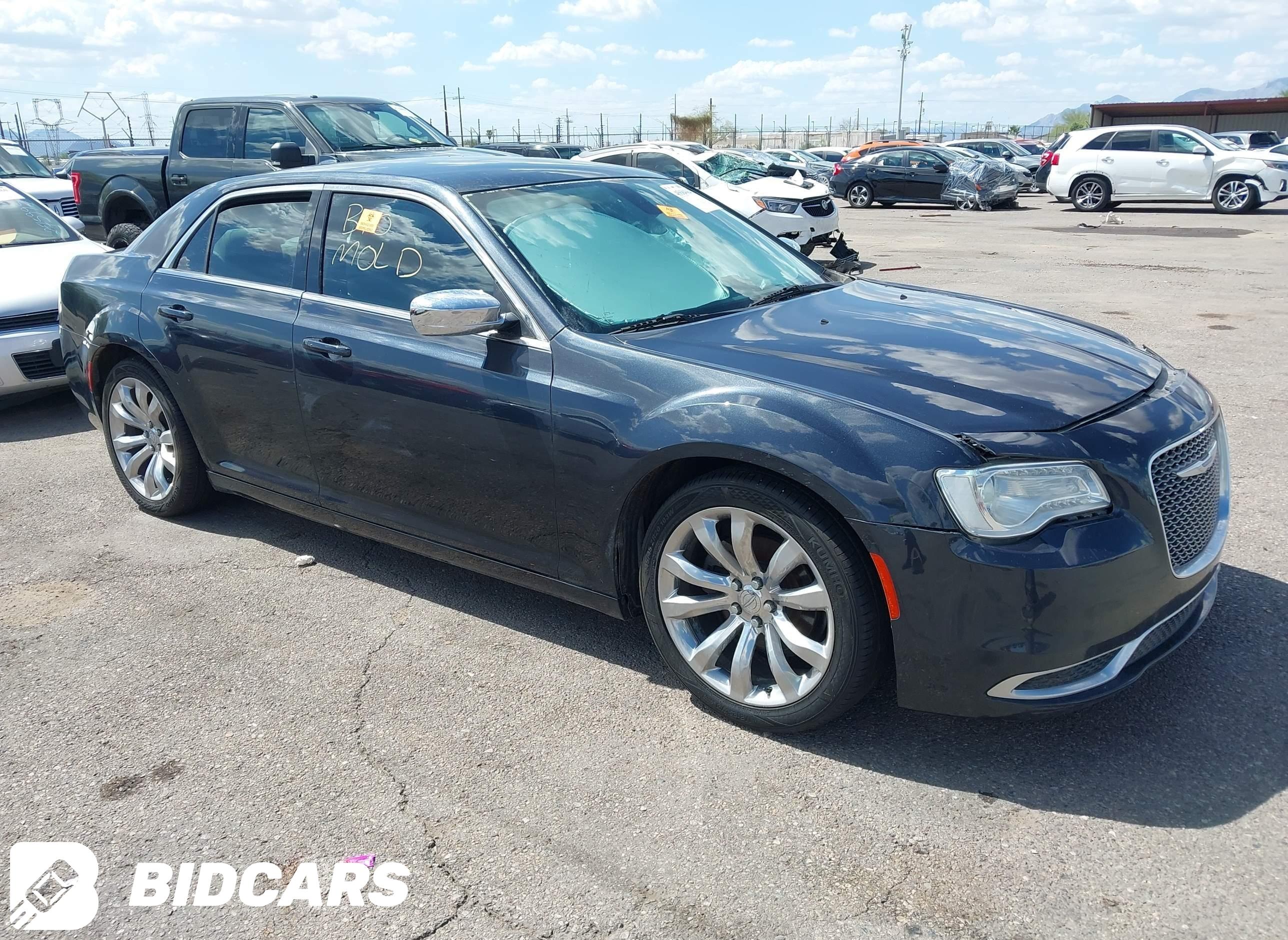 2018 Chrysler 300, Touring