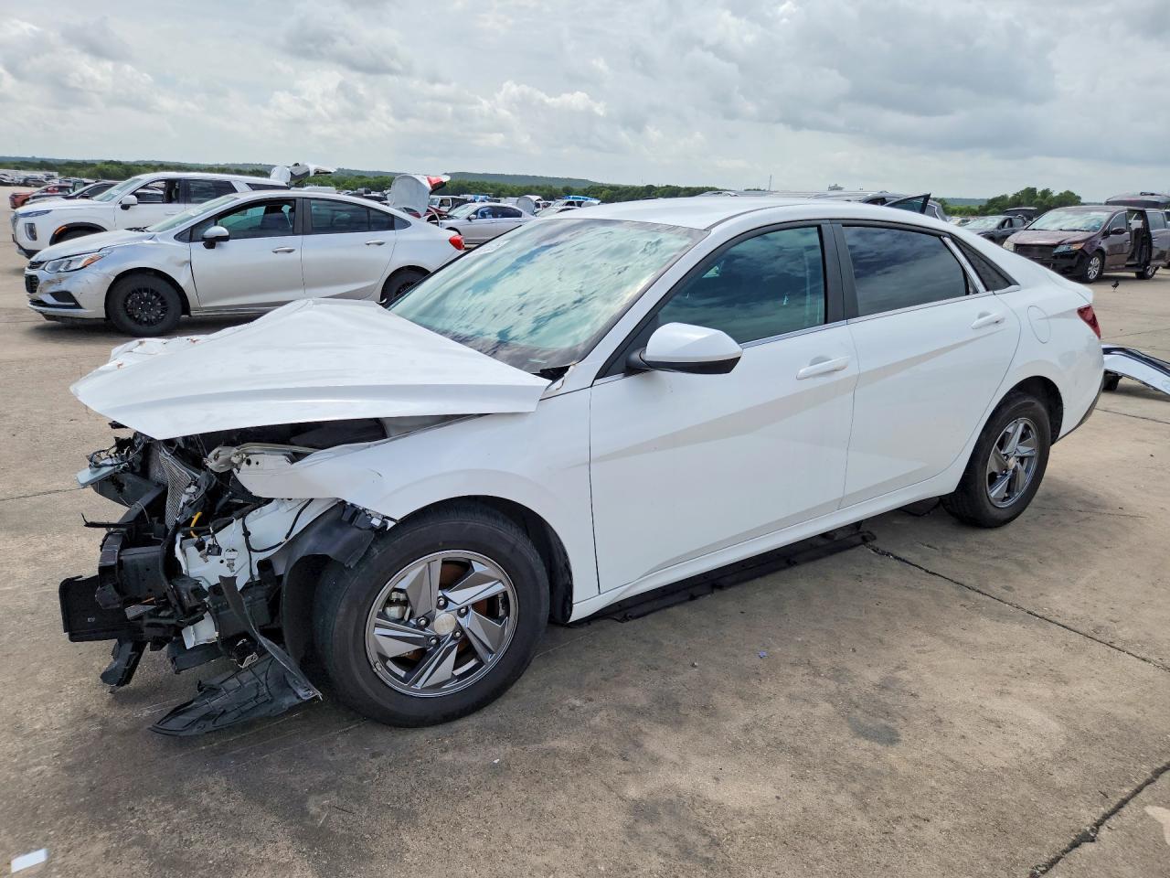 2024 Hyundai Elantra, SE