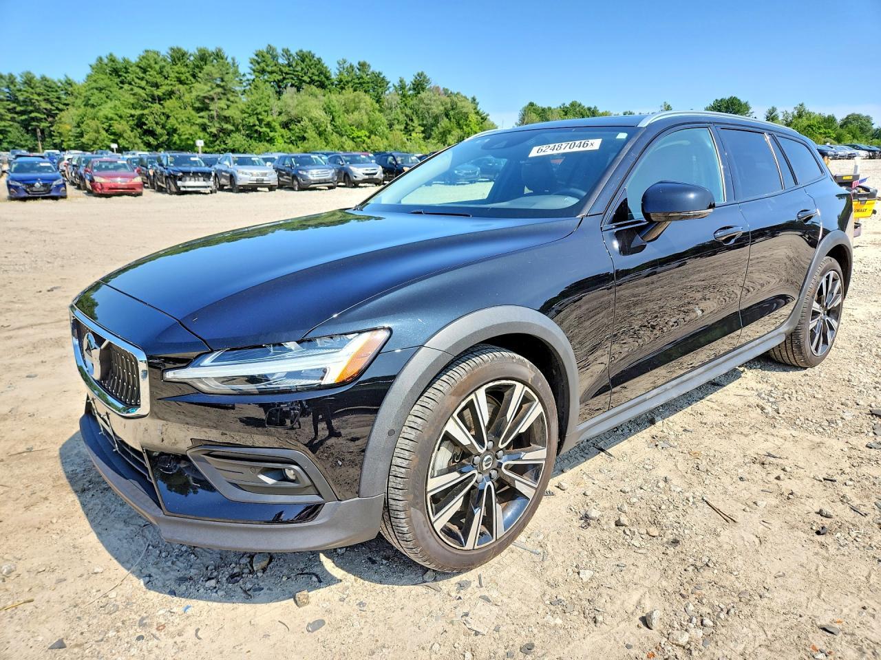 2022 Volvo V60, T5 Momentum