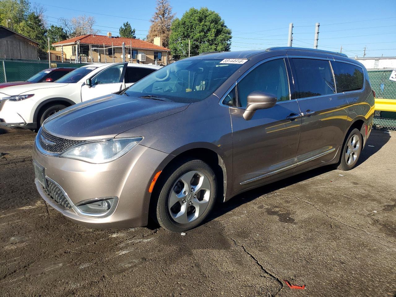 2017 Chrysler Pacifica, Touri...