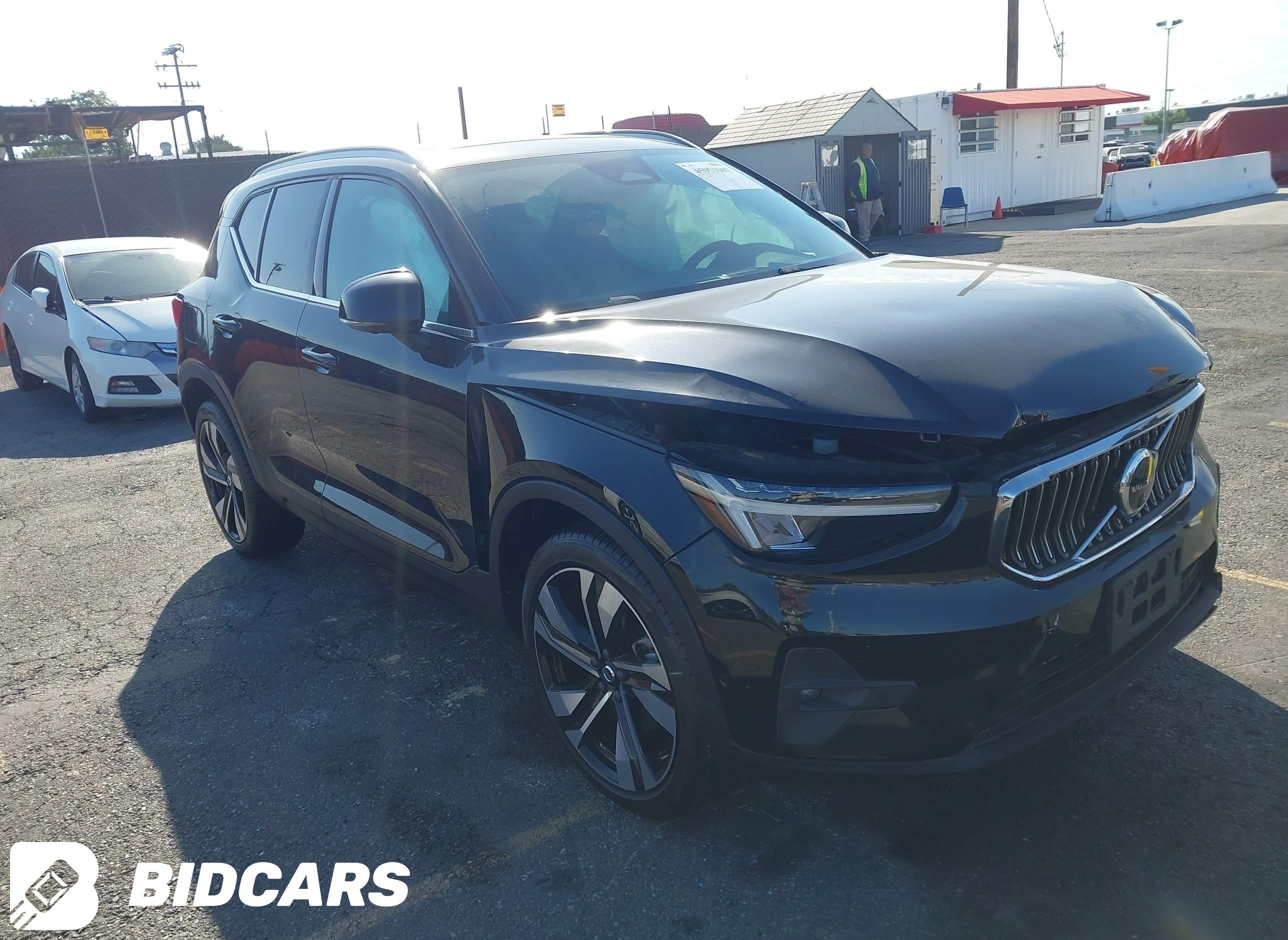 2023 Volvo XC40, B5 Plus Brig...